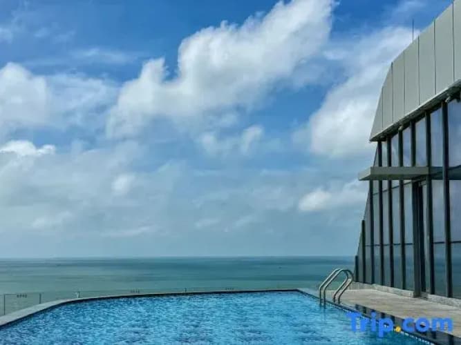 Hualuxe Resort Beihai Silver Beach main