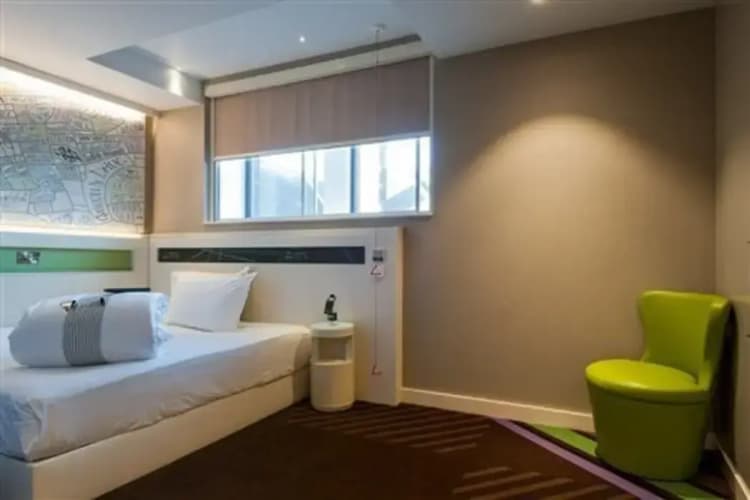 hub by Premier Inn Edinburgh Royal Mile 3