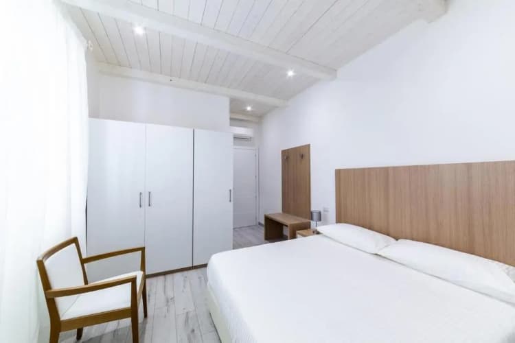 La Promenade Rooms & Suites 5