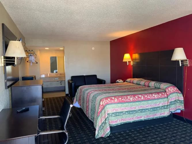 Kings Inn Civic Center Uab 3