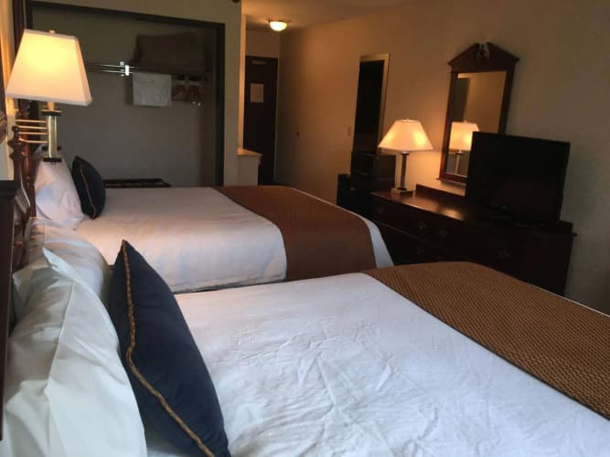 Grand Hinckley Inn 3