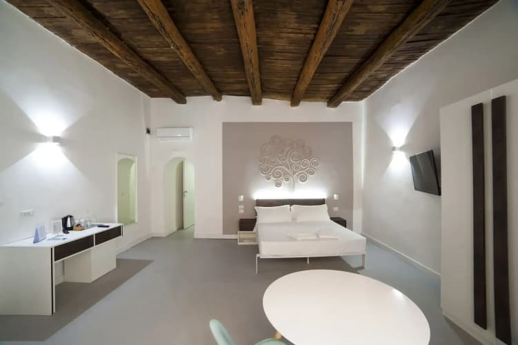 Dada Suite 5