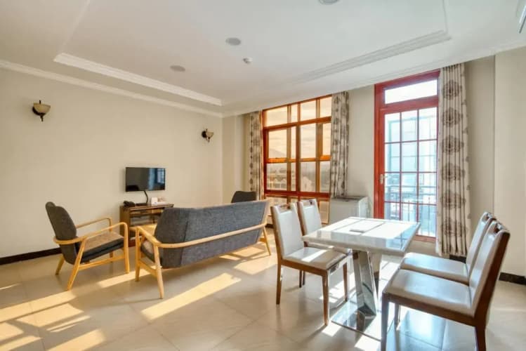 Kibo Palace Apartments 2