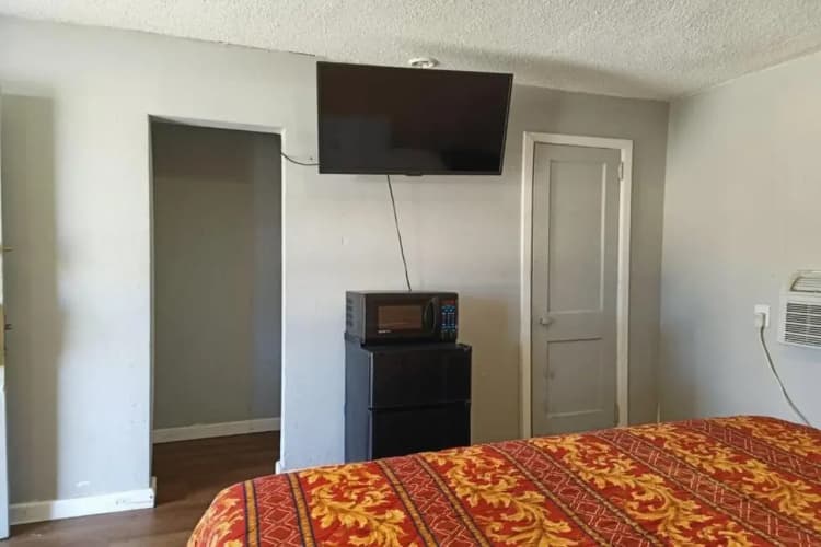 Crown Inn by OYO Orangeburg Hwy 301 3