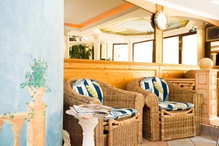 Hotel Caprice main