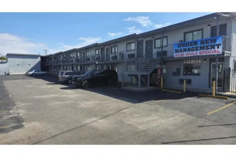 Super 7 Inn By OYO San Antonio NW Medical Center 3