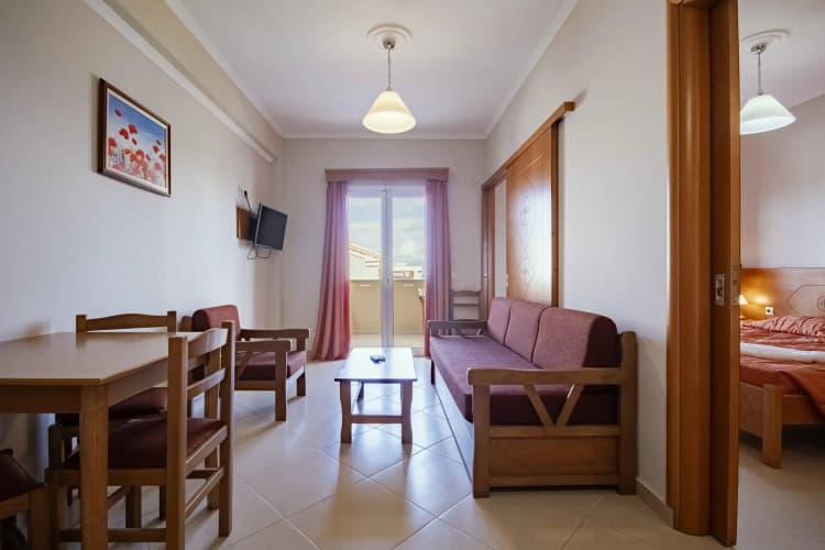 Robolla Beach Aparthotel 4