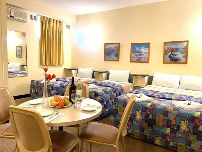 Gateway Motor Inn 4
