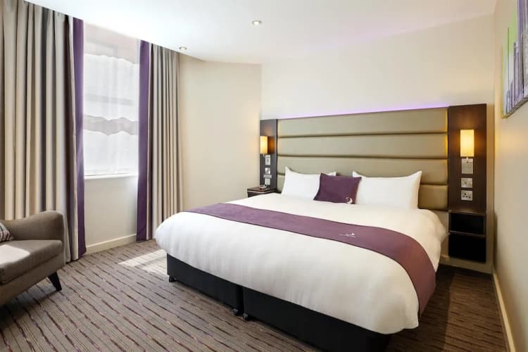 Premier Inn Doncaster Lakeside 5