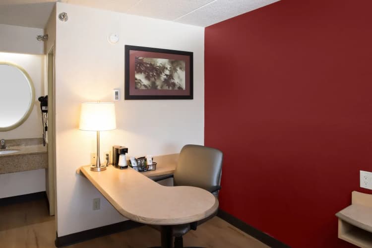 Red Roof Inn Cincinnati Northeast - Blue Ash 5