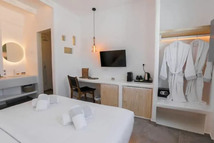 Eternity Suites Santorini 4