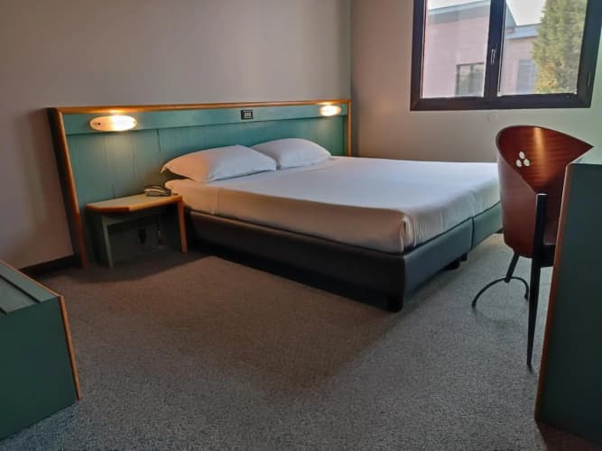 Stay Hotel 3