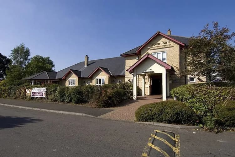 Premier Inn Chippenham 3
