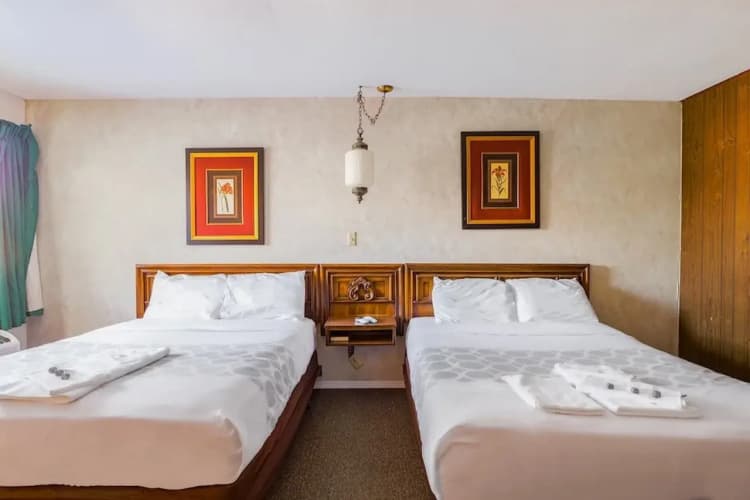 Love Hotels Tomahawk By Oyo At Lake Mohawksin Wi 3