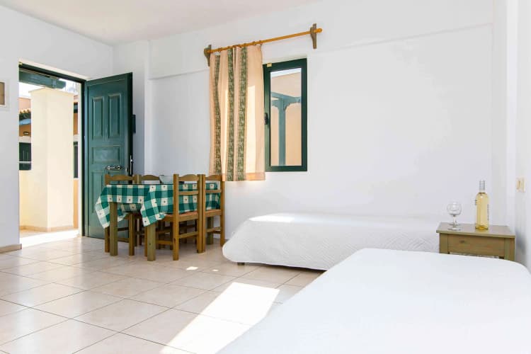 Dionysos Hotel Apartments & Studios 3