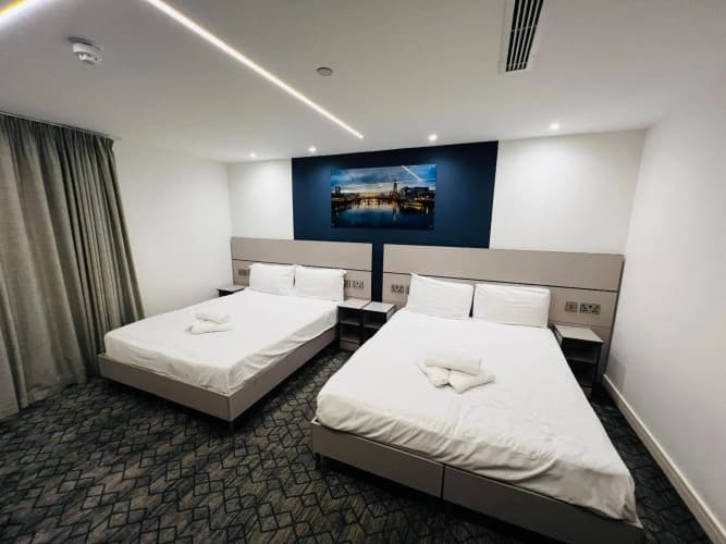 Ilford Grand Hotel 5