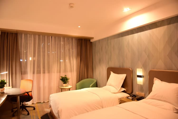 Holiday Inn Express Lhasa Potala Square 5