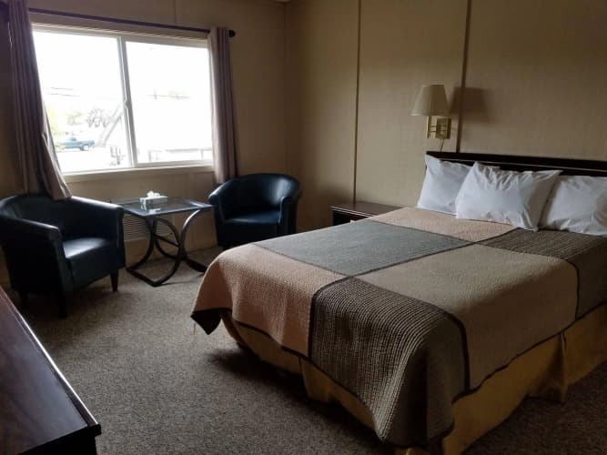 Townhouse Motel 4