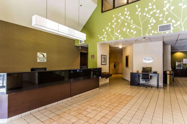 Sleep Inn Airport 3