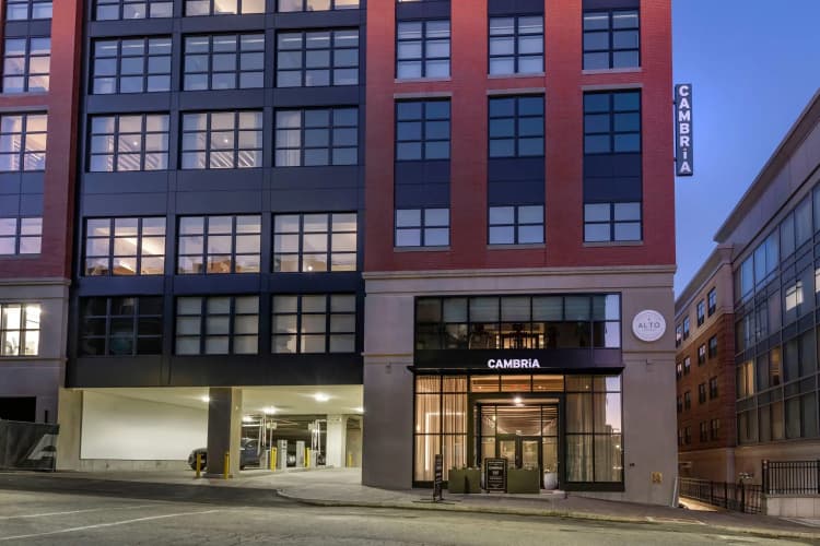 Cambria Hotel Portland Downtown Old Port 2