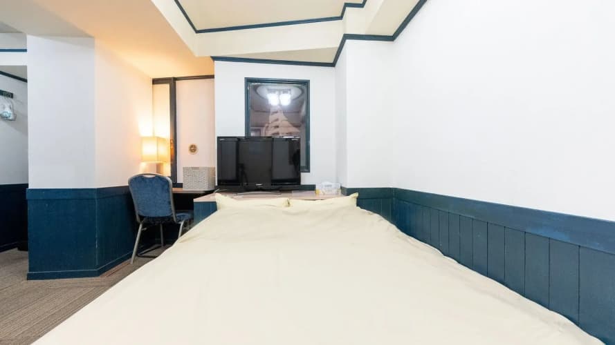 Oyo 44868 Hotel Florida 4