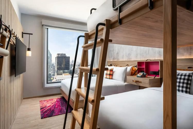 Moxy Bangkok Ratchaprasong 3