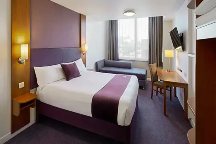 Premier Inn Llanelli Central East 4