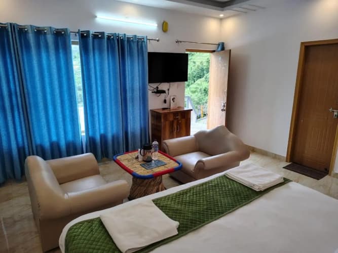 Apple Orchard Resort main
