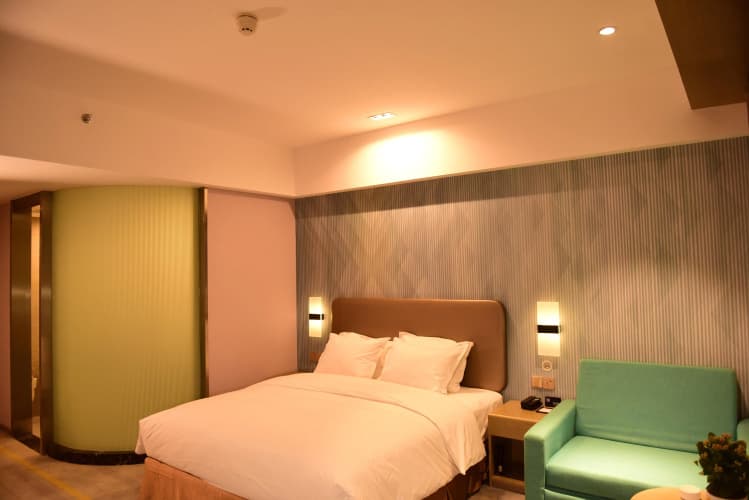 Holiday Inn Express Lhasa Potala Square 3