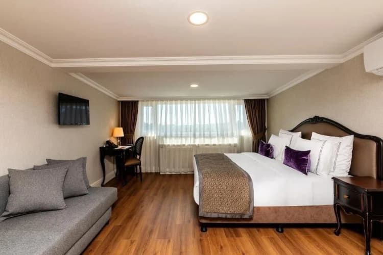 Meroddi La Porta Hotel 5