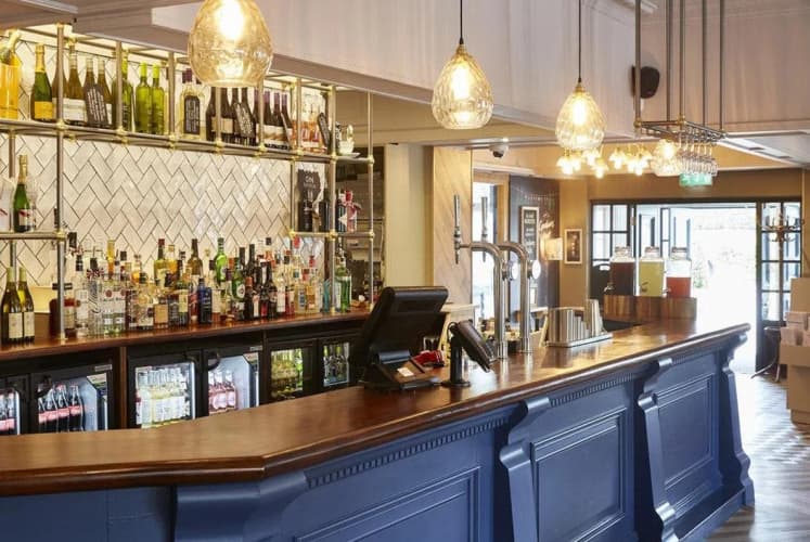Hartwood Hall Hotel By Good Night Inns 4