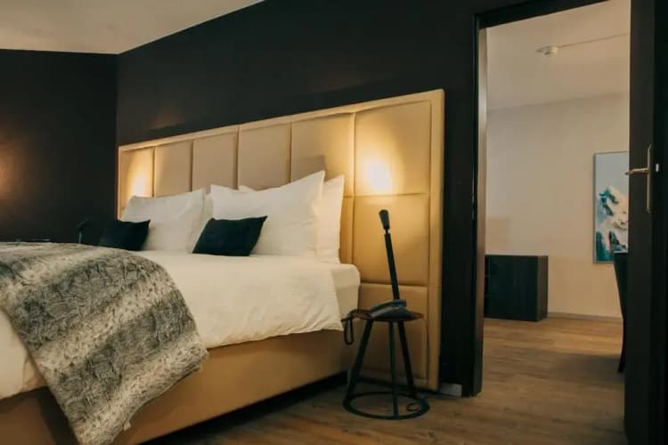 Hotel Dakota 4