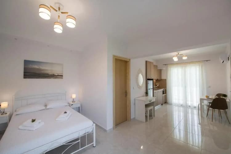 Bounatsa Studios & Apartments 4