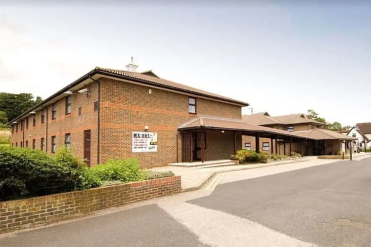 Premier Inn Dover (A20) 2