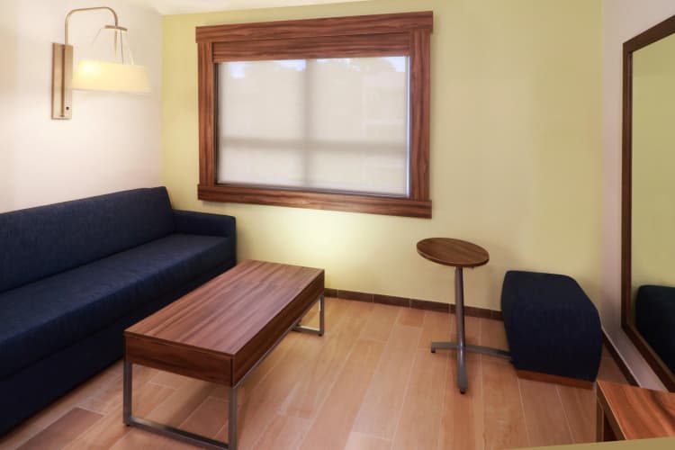 Holiday Inn Express & Suites Playa Del Carmen 4