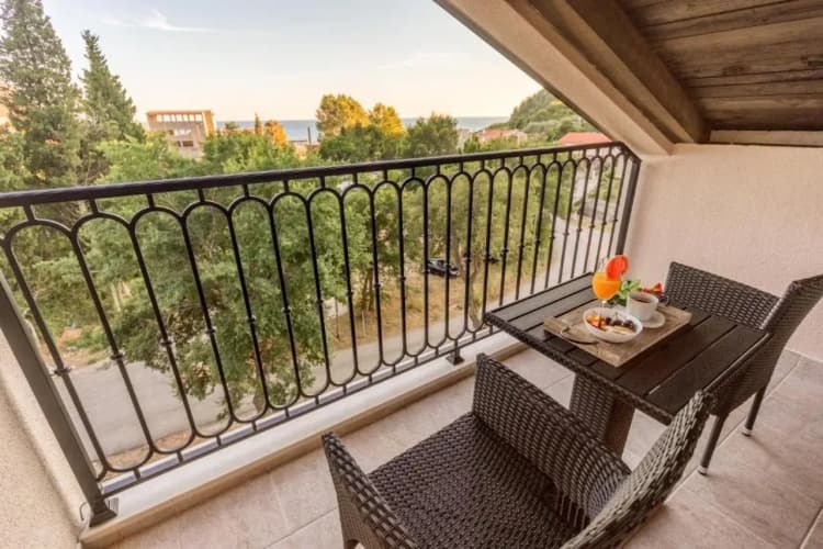 Luxury Apartments Queen 5