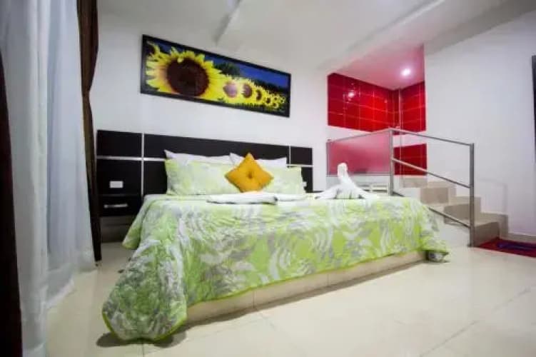 Hotel Suite Royal main
