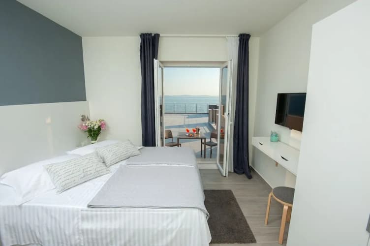 Seaside Luxury Suites 4