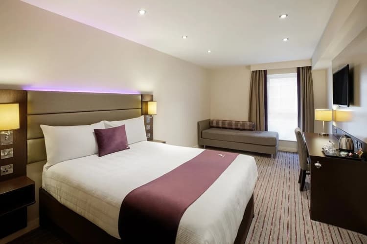 Premier Inn Southampton Airport 4
