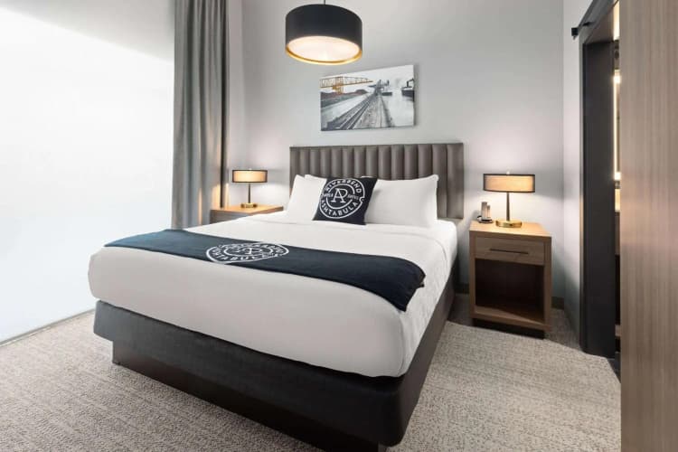 Riverbend Hotel and Suites, Trademark Collection by Wyndham 5