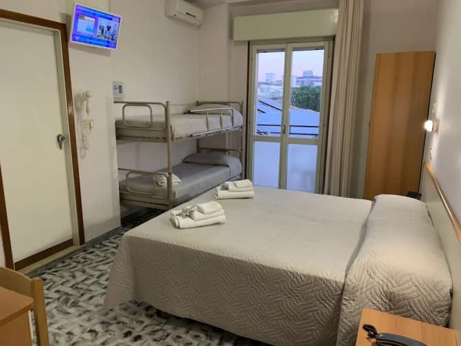 Hotel Levante 5