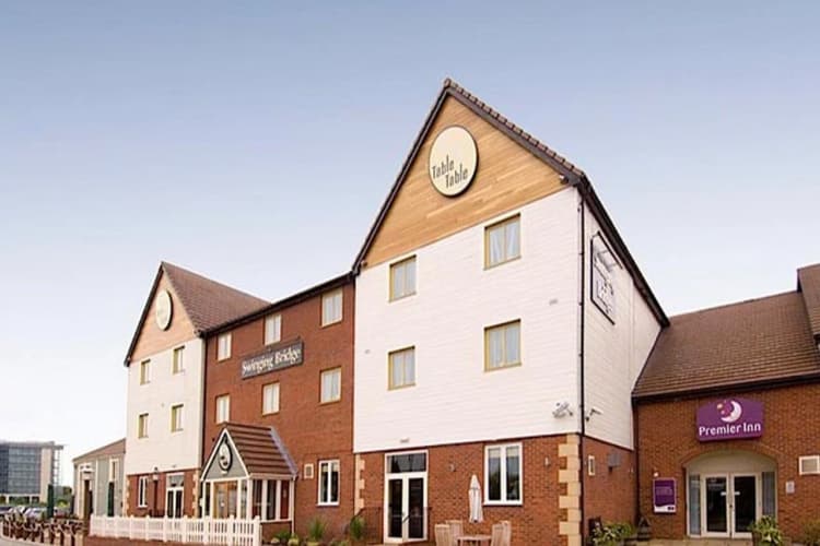 Premier Inn Manchester Trafford Centre North 2