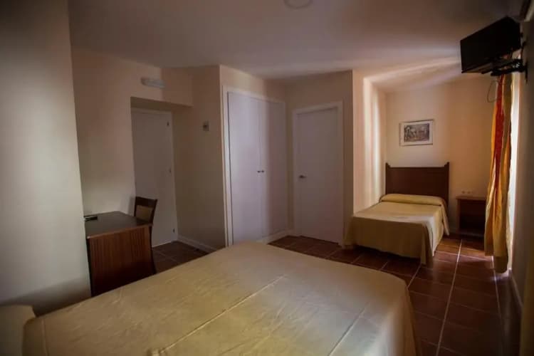 Hotel Carlos V By Viverestays 3