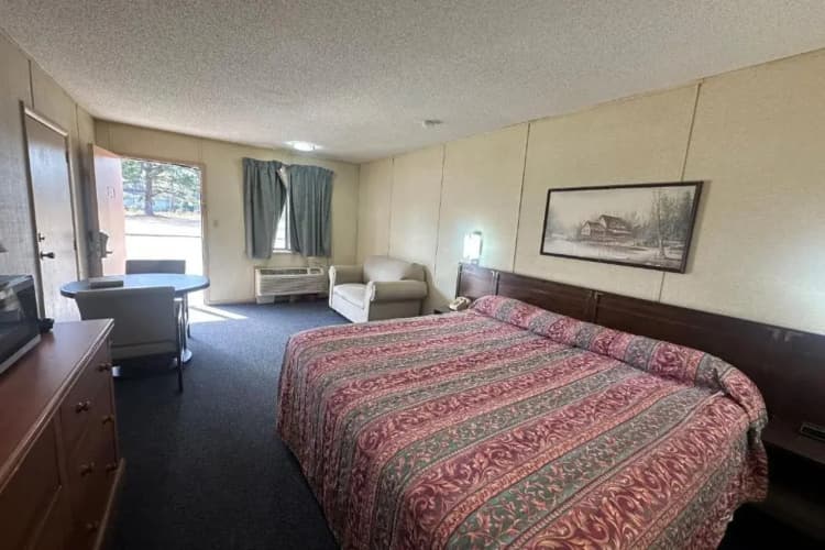 Louisville Inn by OYO Louisville Municipal Airport 5