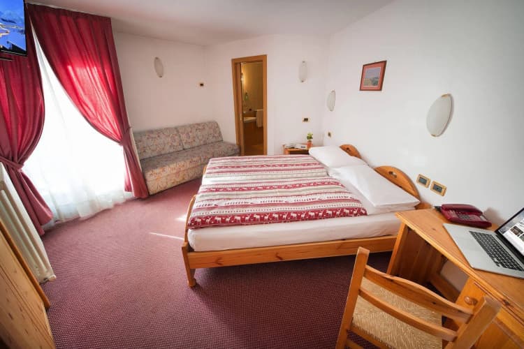 Alpen Village Hotel 5