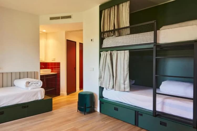 Latroupe Prado Hostel 5
