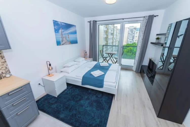 WaterFront City Apartments by UrbanRent 4