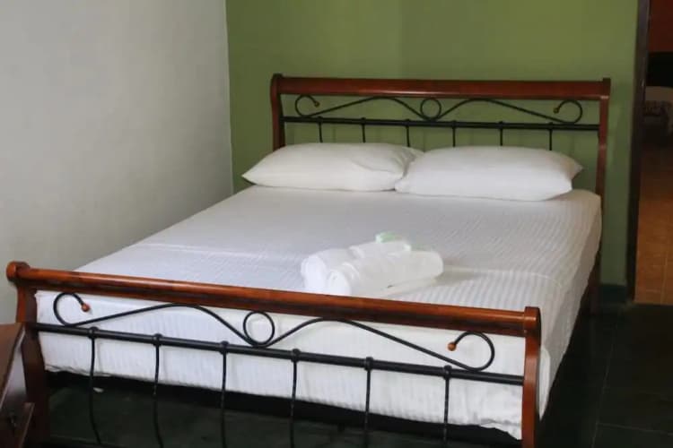Self Cate Luxury Hostel 3