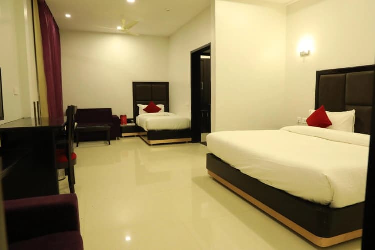 Chandra Grand 5