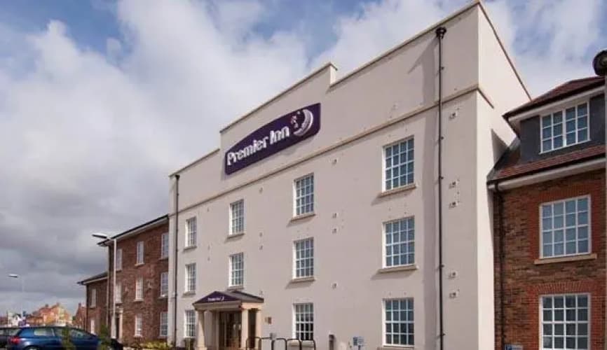 Premier Inn Bedford South (A421) 2